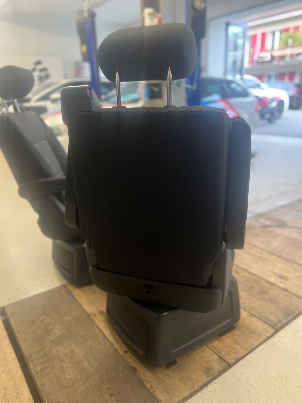 VW Altri accessori per camping: VW Drehsitze T5/T6/T6.1 – Usato da Zollikofen venduto da Mufu2 6