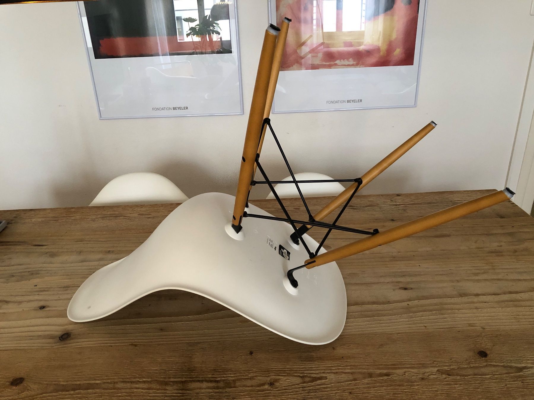 Eames Stühle: Vitra Eames Plastic Side Chair DSW Stuhl – Gebraucht aus Luzern von  1