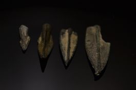 4x antiken Bronze-Pfeilspitzen – 8.–4. Jh. v. Chr