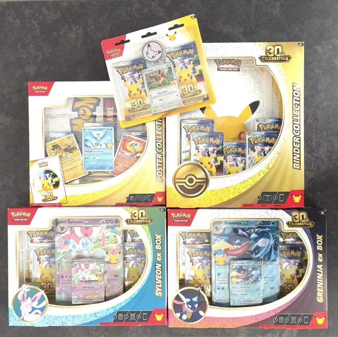 Pokémon Sammelbilder & Trading cards: Pokemon 30th bundle EN – Neu und originalverpackt aus Niederhasli von Scharindli