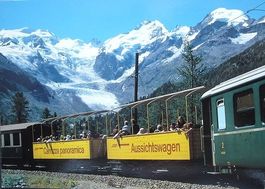 BERNINABAHN Aussichtswagen der Rhätischen Bahn