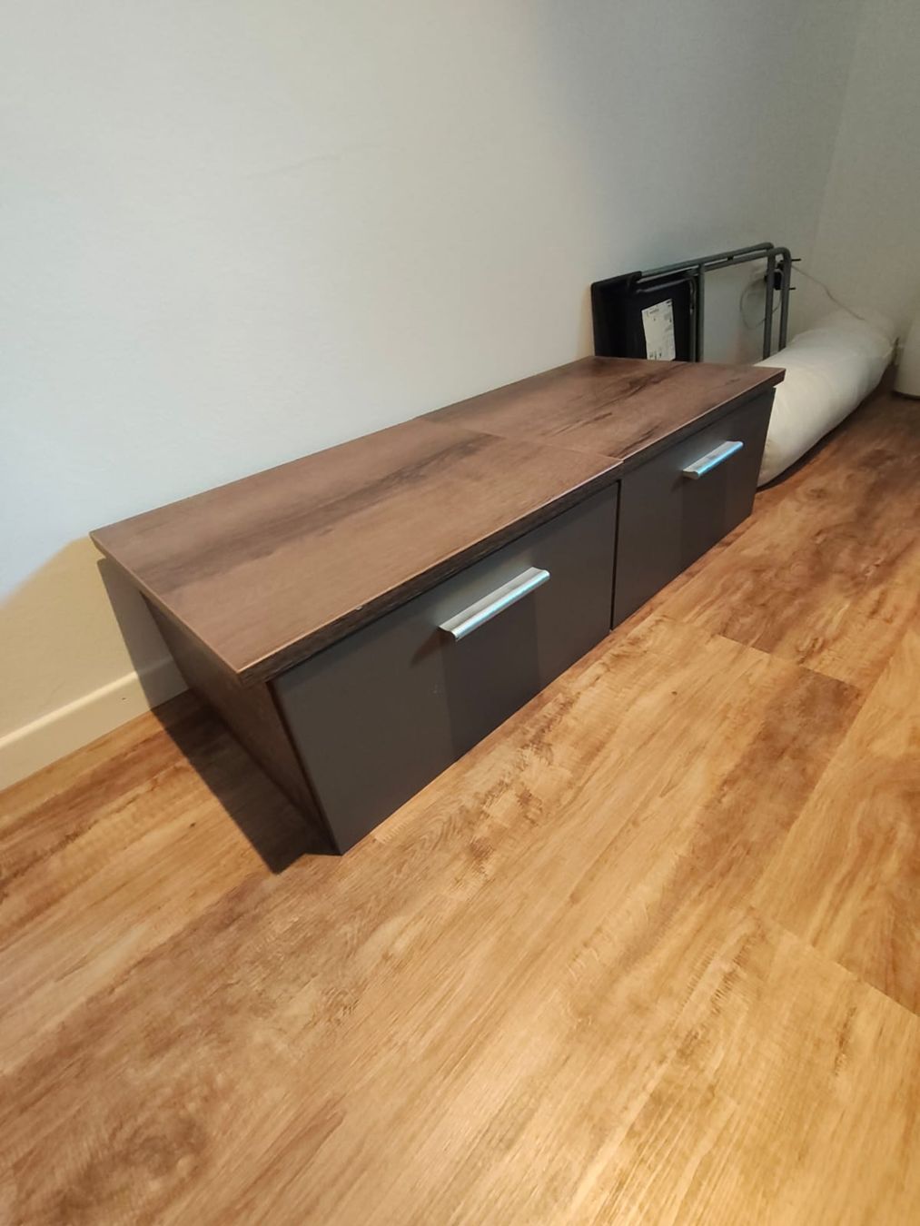 Letti: Bett 180x200 inkl. Lattenrost + Kommode – Usato da Pfyn venduto da Antooniiia 1