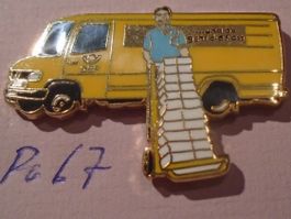 1 Post Bus beim Abladen (DP7)