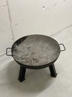 Feuerschale aus Metall mit drei Beinen, 55cm Durchmesser