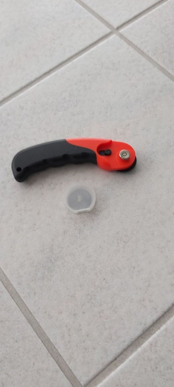 Tutti gli attrezzi: Neuer Rollcutter – Nuovo (secondo la descrizione) da Schwarzenbach SG venduto da mel_s6jj 1