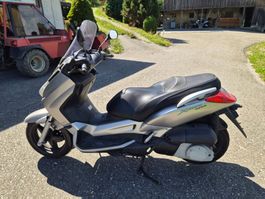 Motorroller Yamaha X-Max grau 250