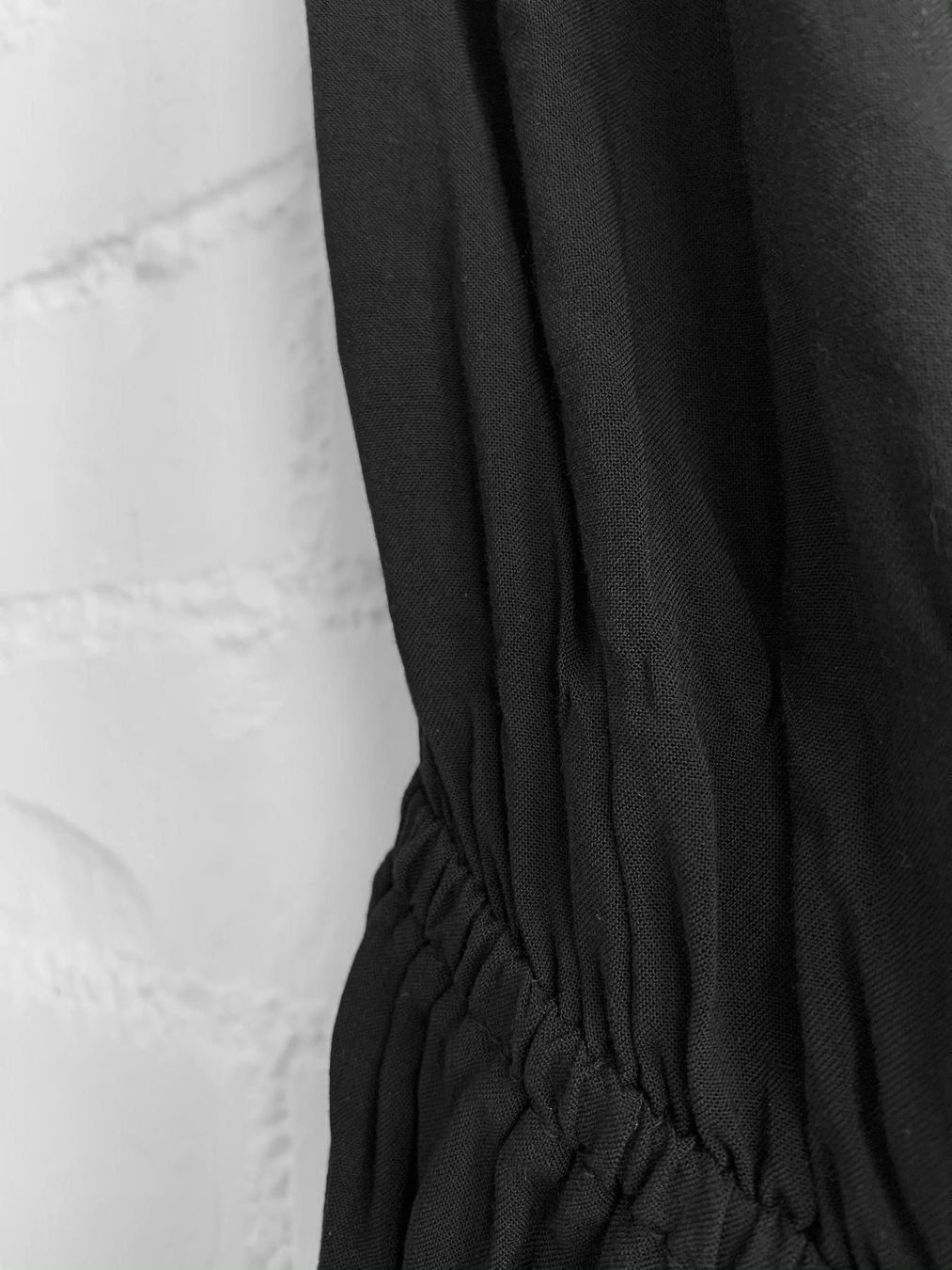 Tute: Kurzer schwarzer Jumpsuit – Usato da Bern venduto da Fraeuleinhonig 2