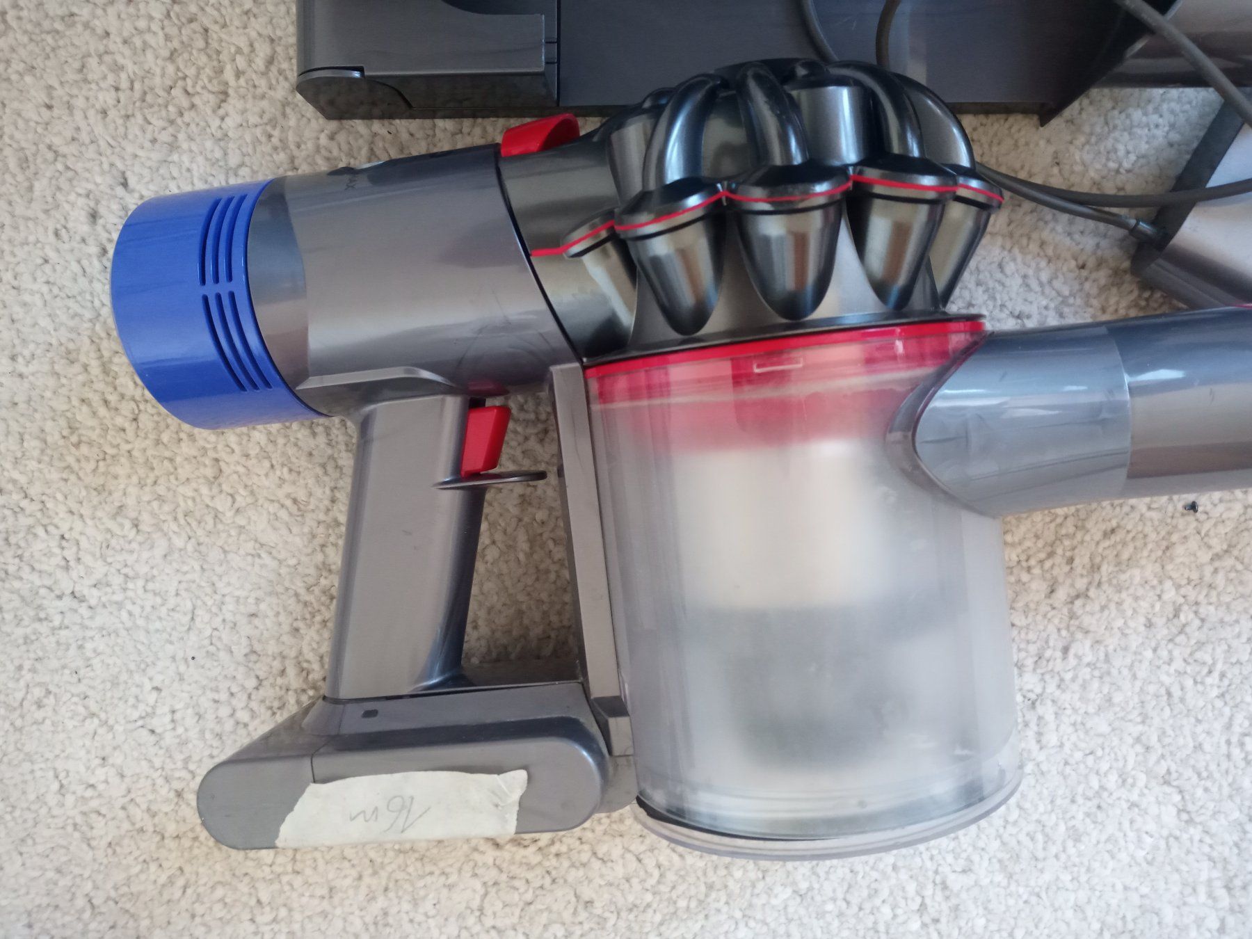 Dyson Aspirateurs & Accessoires: Handstaubsauger Dyson V8 – D'occasion à Prez-vers-Siviriez par Monija70 4