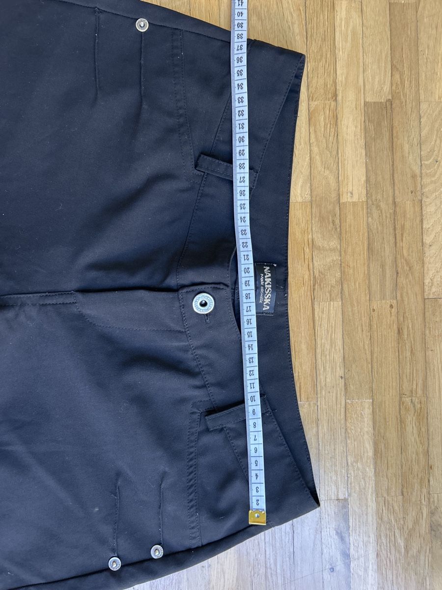 Pantaloni: Schwarze Bermudas – Usato da Winterthur venduto da turmalina15 2