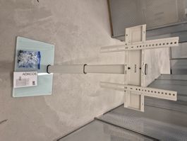 Schwenkbarer TV-Bodenständer für 81,3 - 165 cm grosse TV's