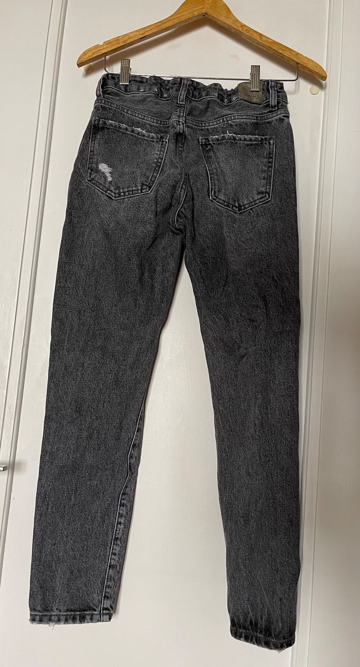 Bershka Jeans: Jeans déchirés – Gebraucht aus Territet von Estelle_elletsE 1