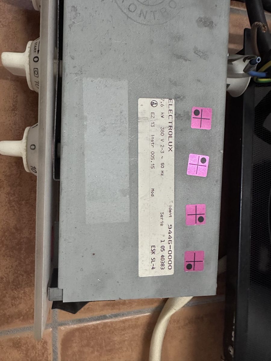 Cucine: Electrolux hob control unit and ceramic hob – Usato da Winterthur venduto da snq 1