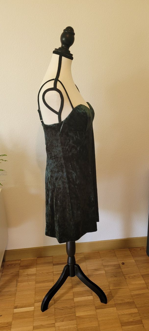 Superdry Vestiti: Dunkelgrünes Samtkleid – Nuovo (secondo la descrizione) da Olten venduto da ali_p5tn 2