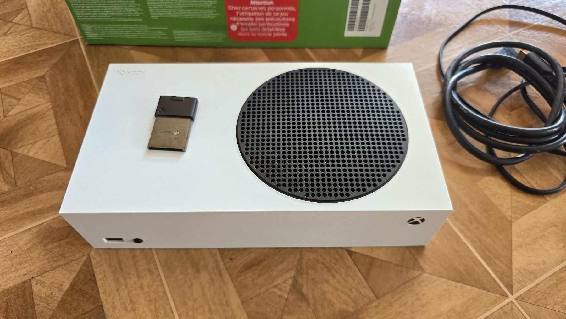 Microsoft Console: Xbox Series S + câble + 1tb expension – Usato da Lausanne venduto da MickyNuts 1
