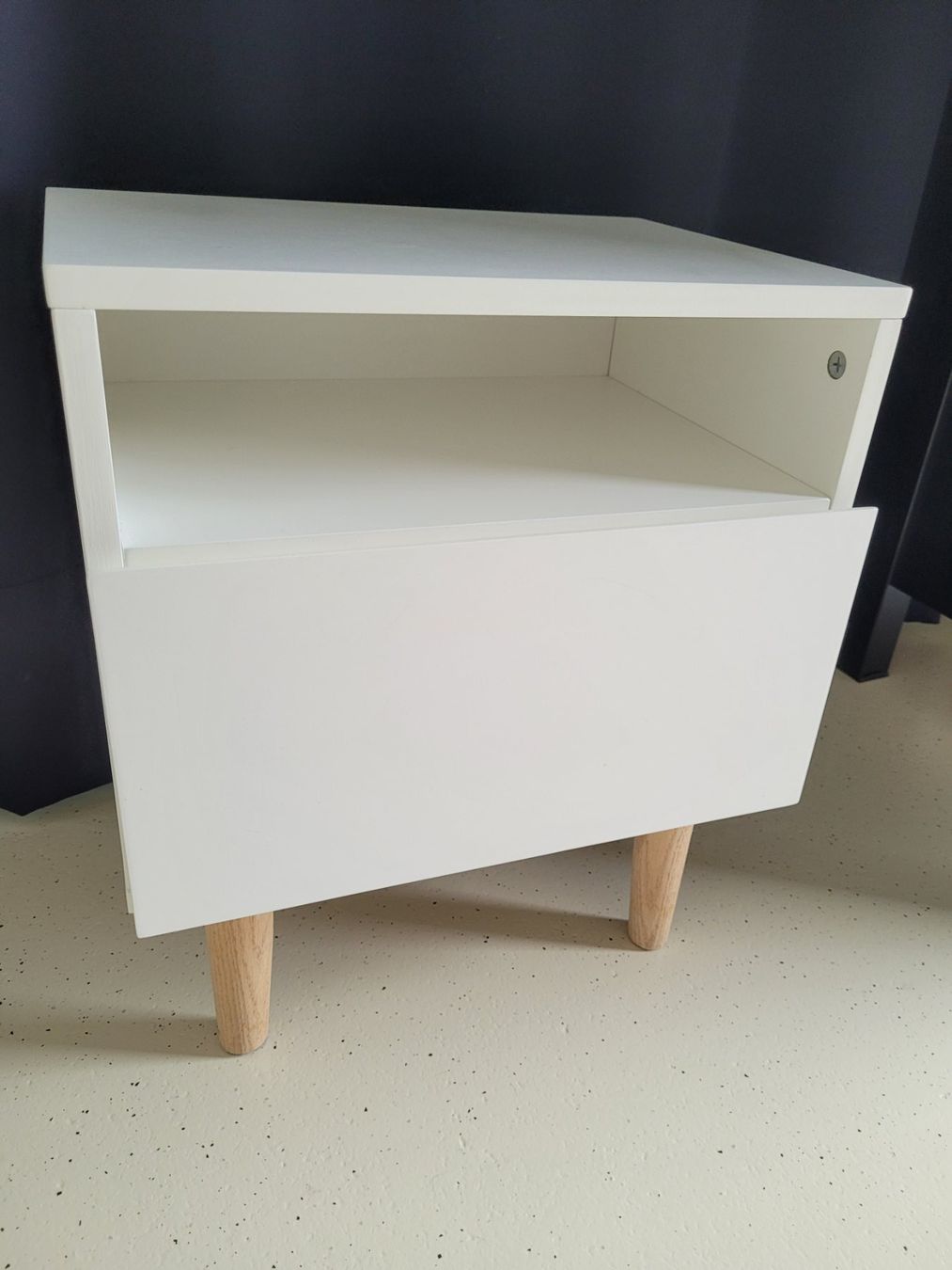 Maisons du monde Tables de nuit: Nachttisch Skandi mit zwei Ebenen – D'occasion à Schlieren par lilly_mx