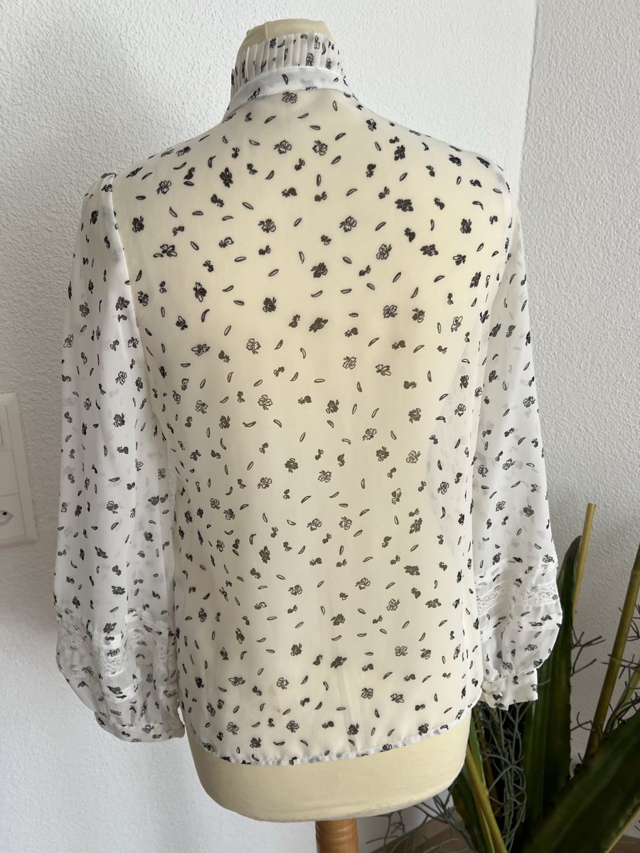 Zara Camicette: Zara Basic Bluse, Grösse XS, mit Rüschen. Neu – Nuovo (secondo la descrizione) da Luzern venduto da suhamadlun 6