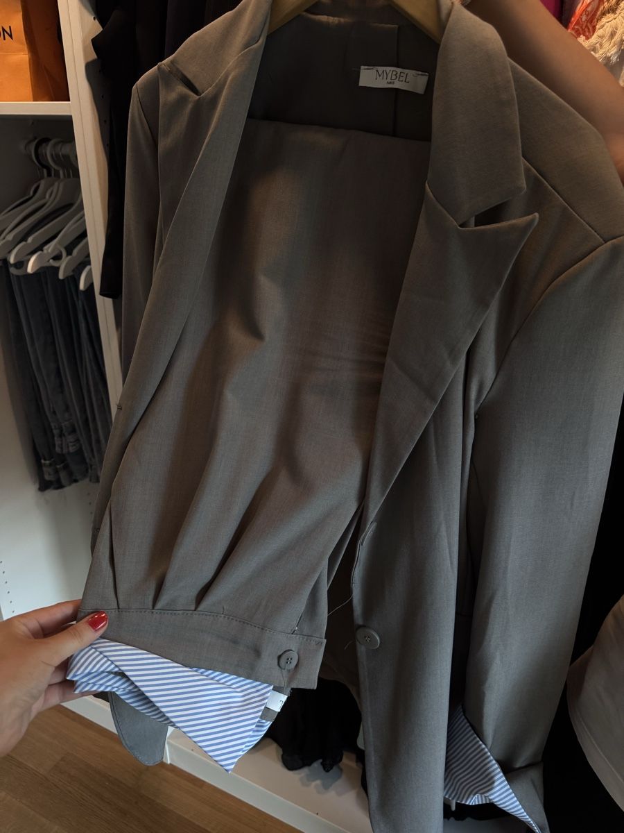 Kleiderpakete: Blazer avec revers rayés – Neu (gemäss Beschreibung) aus La Plaine von sof_b7c6 5