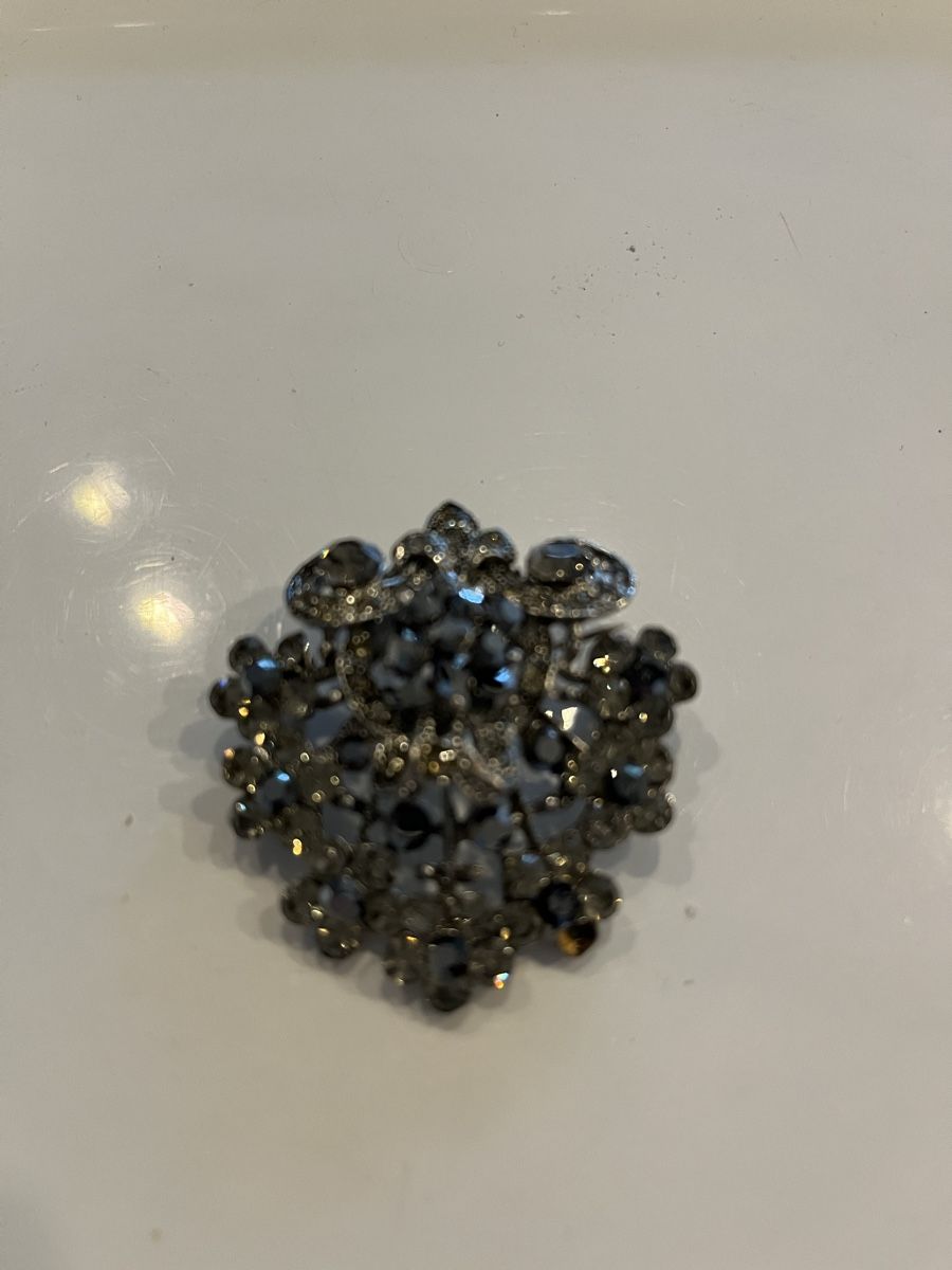 Spille & Fermagli: Brosche Strass Antrazit – Usato da Wermatswil venduto da -secondchance-