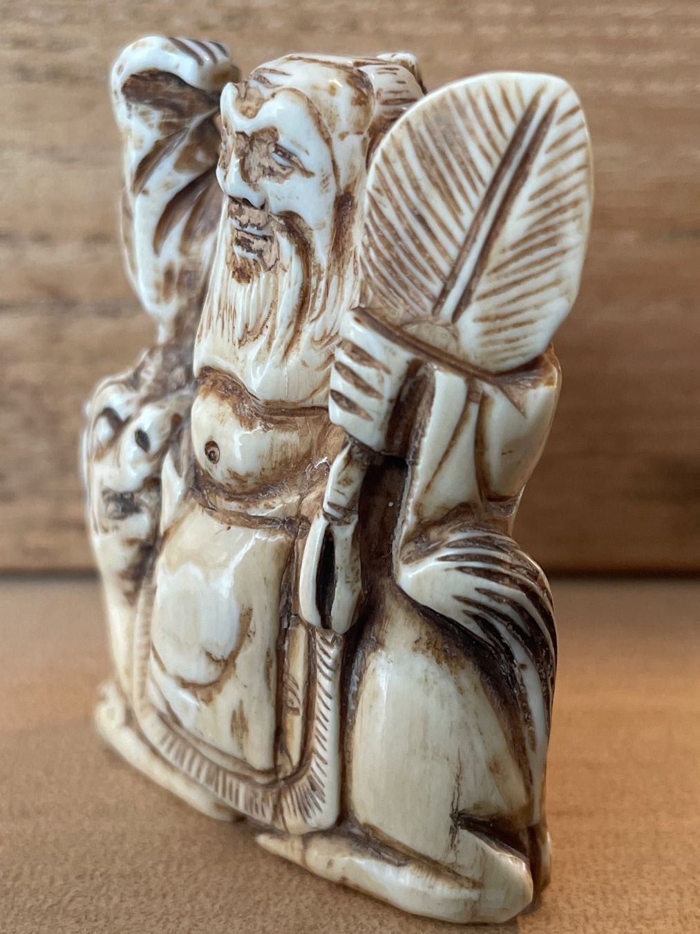 Statuette: Netsuke, Mönch mit Tempelhund – Usato da Embrach venduto da Gauvain1 3