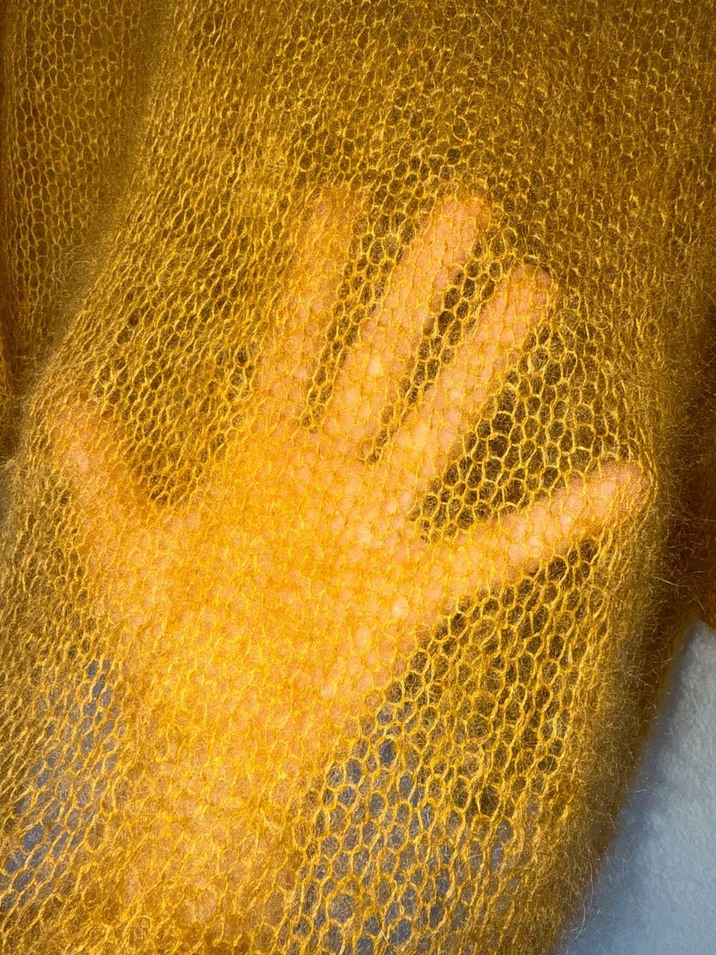 Maglioni & Felpe: Leichter Pullover aus Kid-Mohair Handgestrickt . Neu. – Nuovo e nell'imballaggio originale da Buchrain venduto da nat_pl5p 7