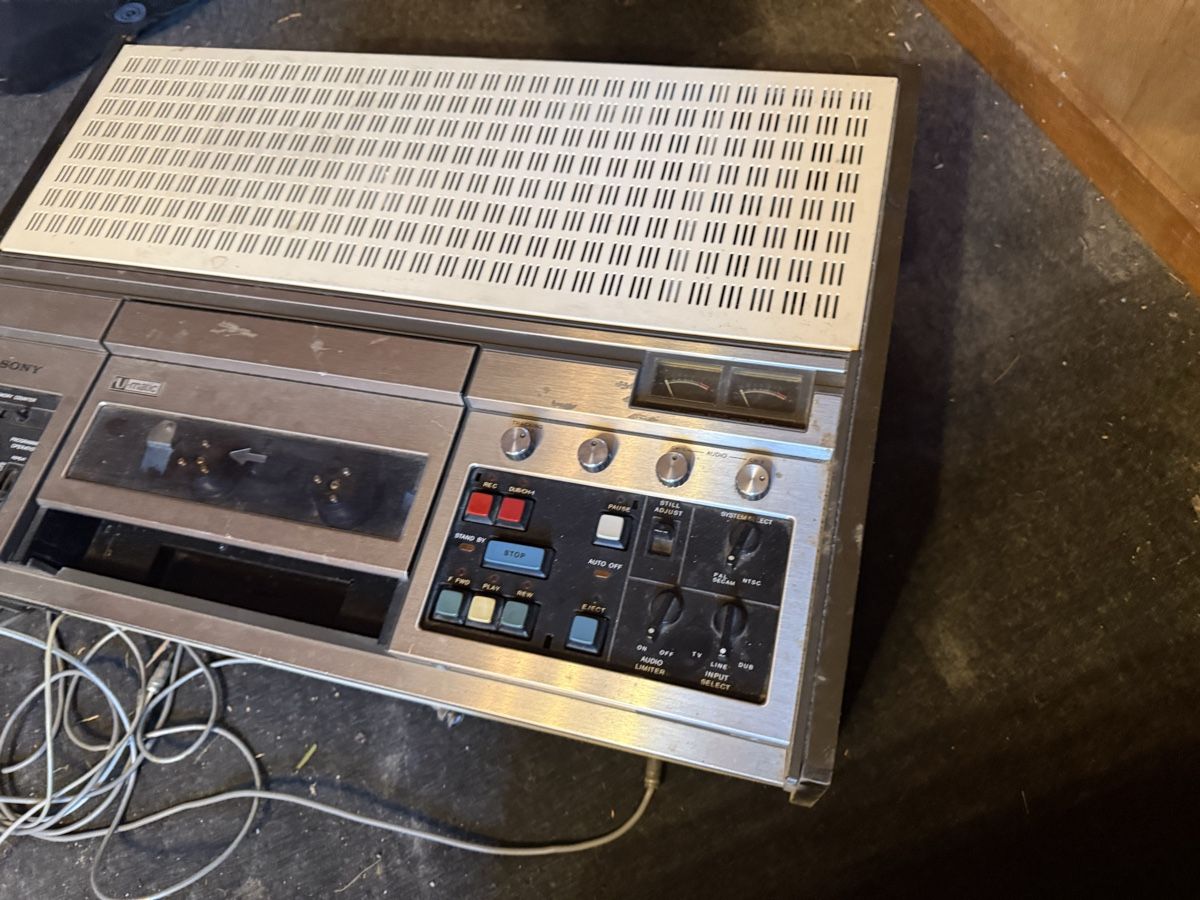 Sony Aufnahmegeräte: Sony Vintage Videorecorder – Gebraucht aus Horriwil von Carrera68 1