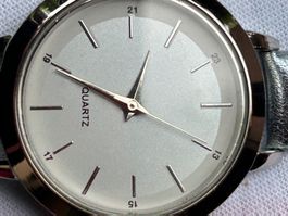 Montre quartz élégante argentée - comme neuve!
