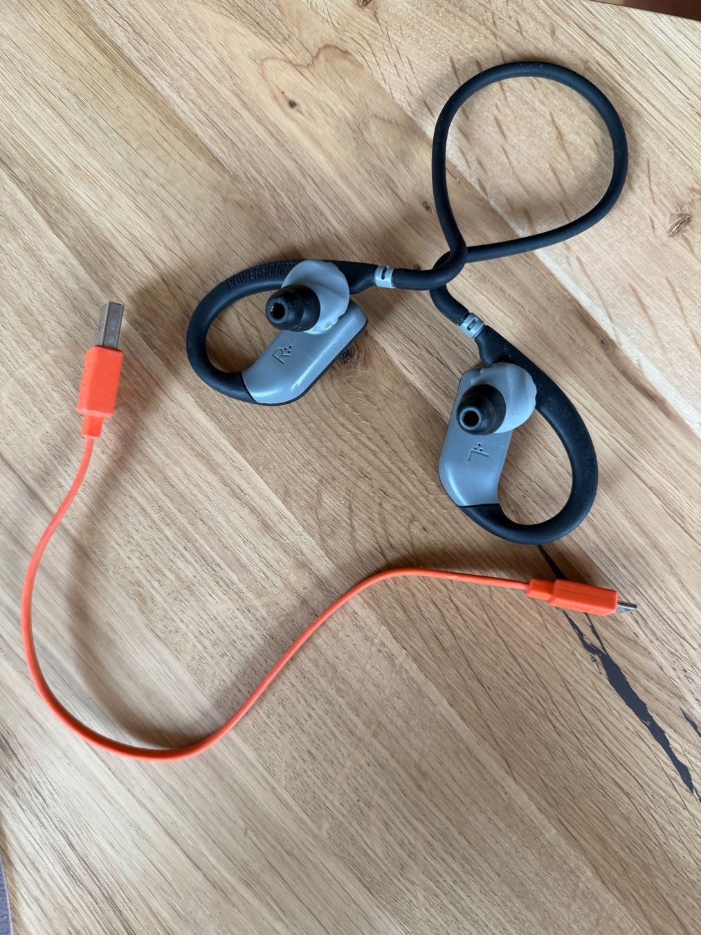JBL Cuffie: JBL Kopfhörer Sport Wireless mit Ladekabel – Usato da Rain venduto da mika2010 1