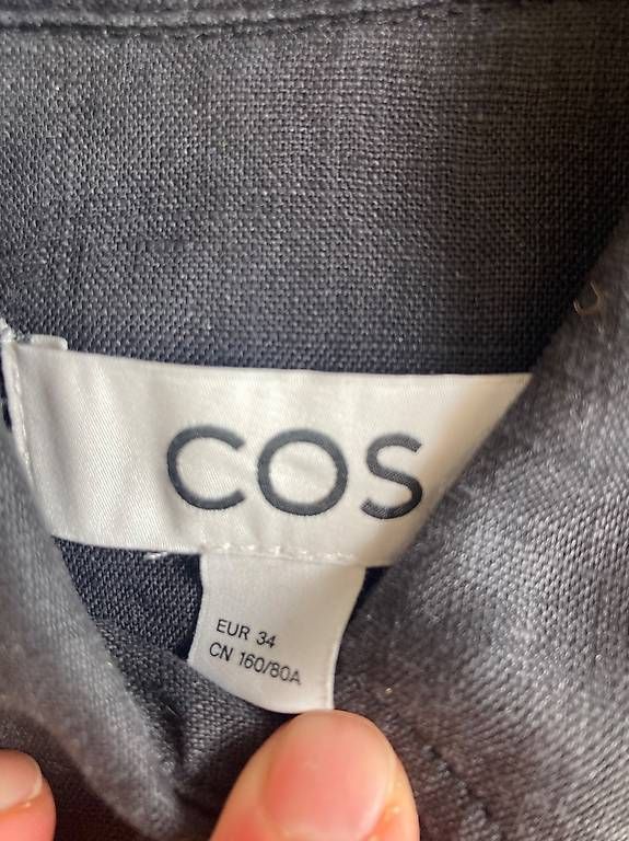 Lotti di vestiti: Cos Set – Usato da Zürich venduto da rundeshaus1 1