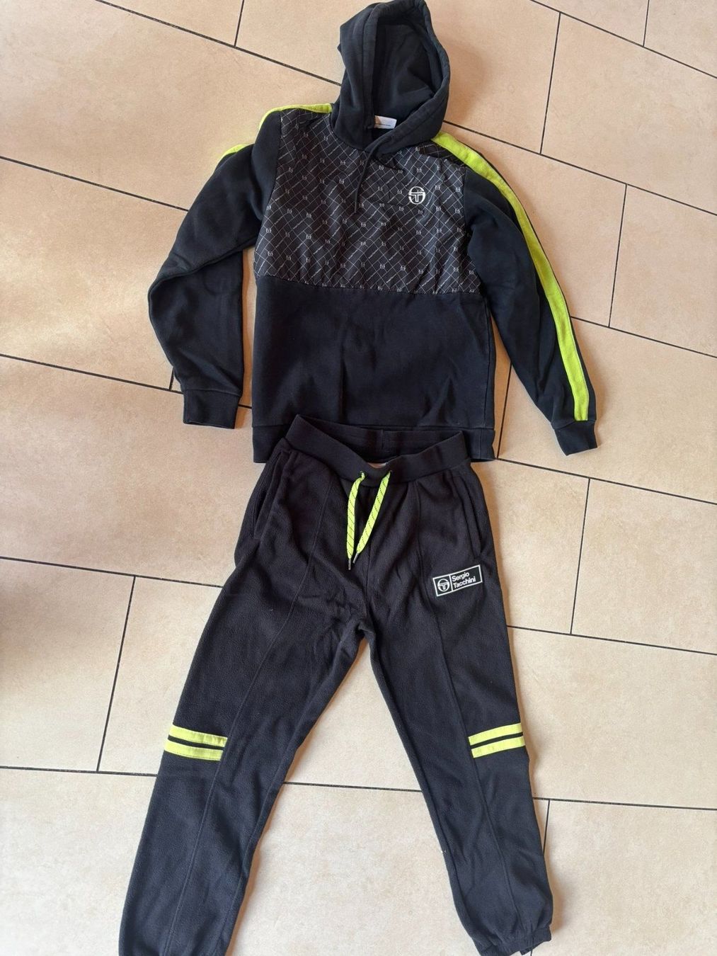 Lotti & Set di vestiti: Sergio Tachini 13-14 ans ensemble – Usato da Chevenez venduto da Paddy73