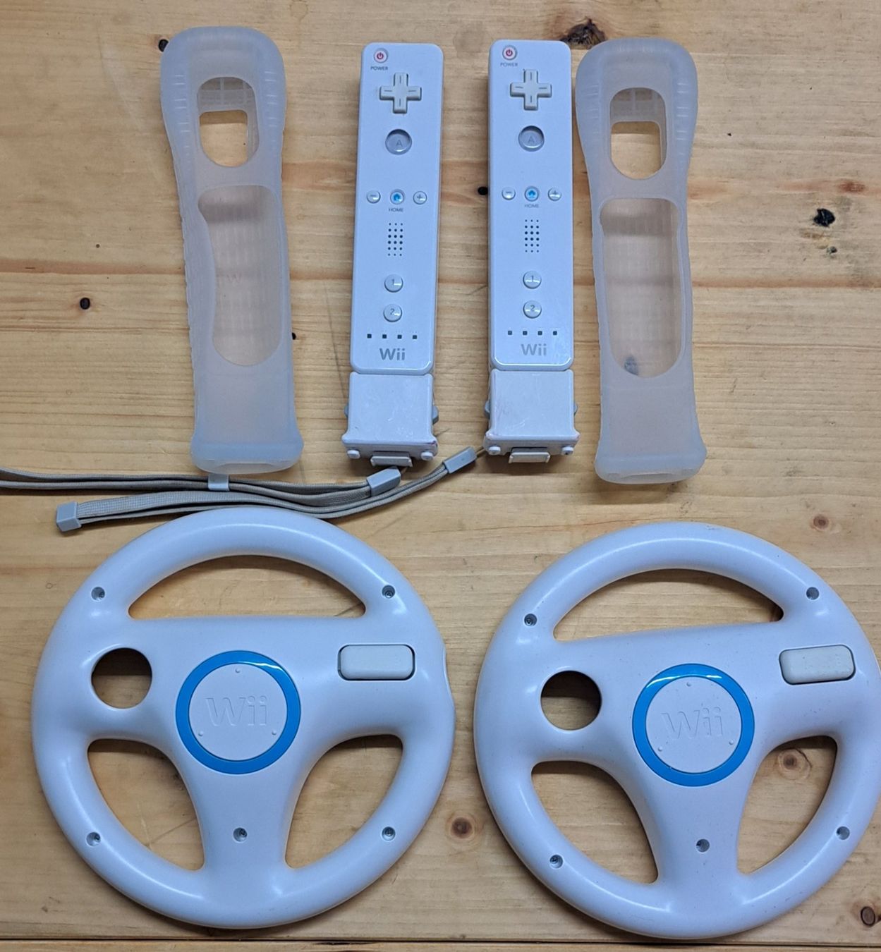 Nintendo Controller: Nintendo Wii Controller,Lenkrad und Motion Adapter – Usato da Biel/Bienne venduto da Sasha4u
