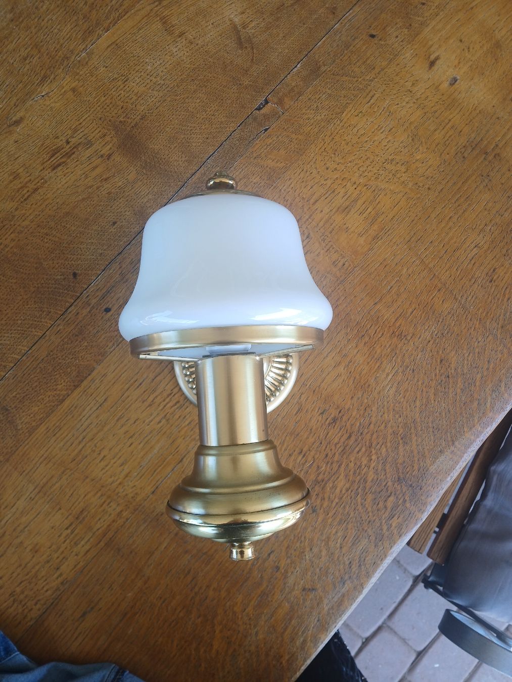 Lampade: Lampe Murale Vintage Dorée & Blanc Opaline – Usato da Corcelles-Payerne venduto da evalyne 3
