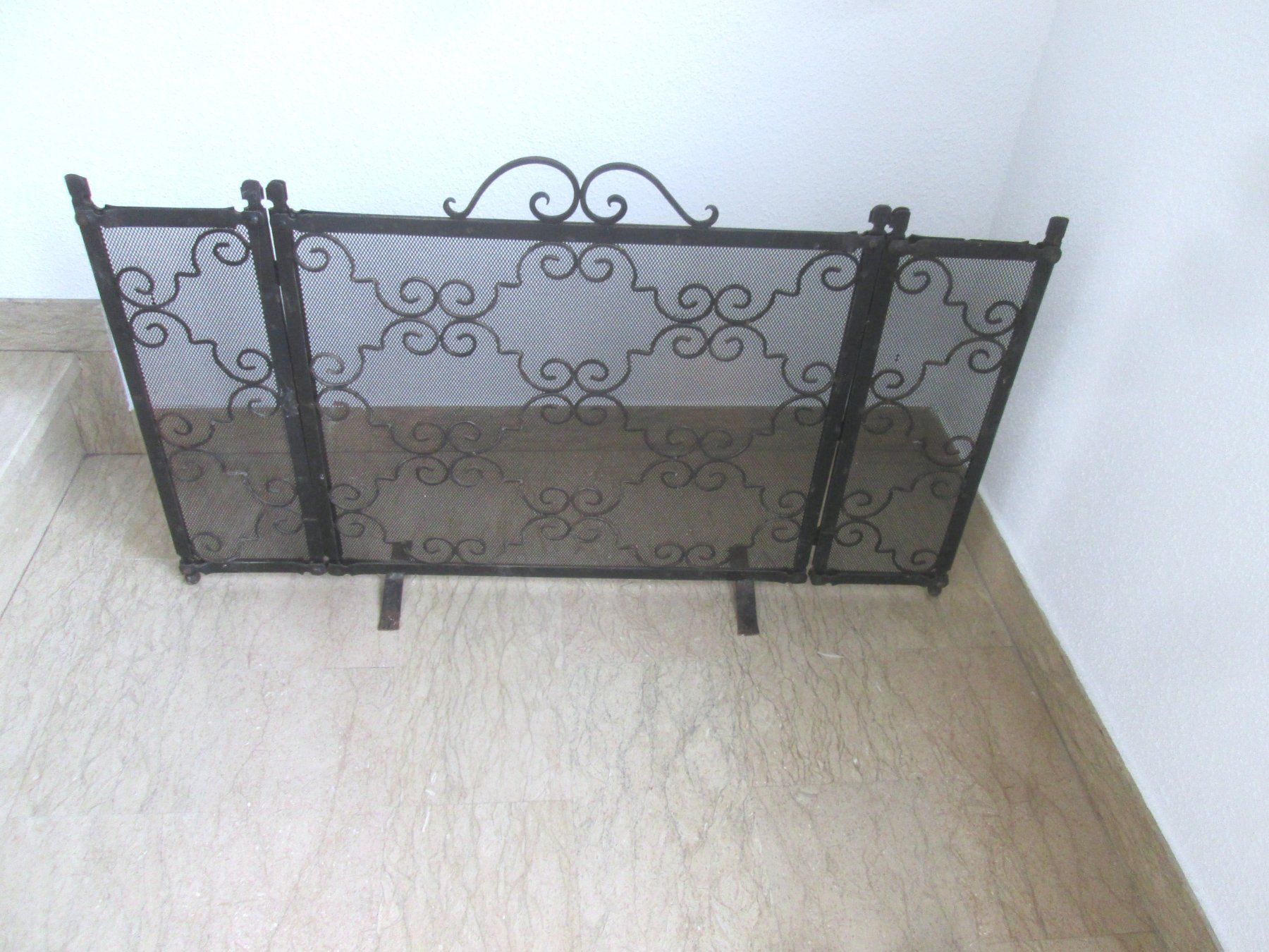 Accessori: Funkenschutzgitter aus Eisen – Usato da Sementina venduto da babucia 1