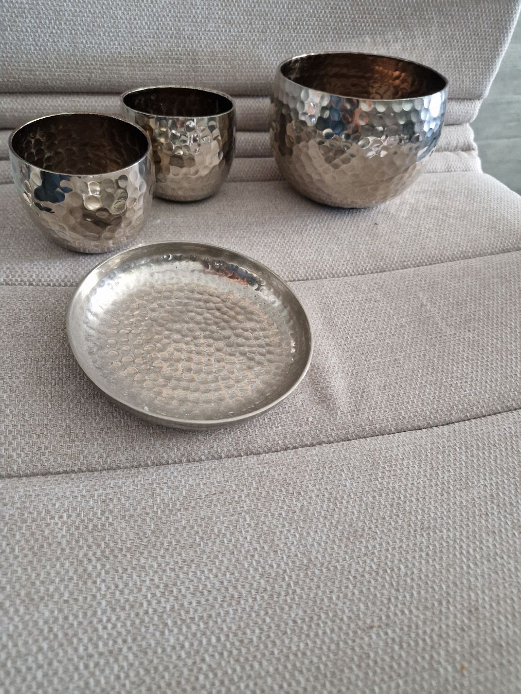 Toutes les décorations: Div. Dekoschalen - Blechartig - Silbrig – D'occasion à Reinach BL par Dschinni80 1