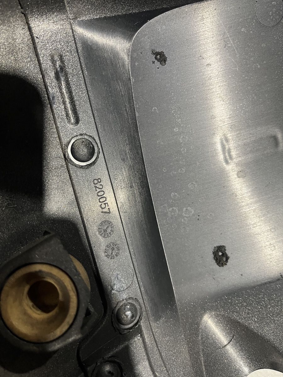 Porsche Alle Autoersatzteile: Porsche Cayenne 955 V6 Engine Cover – Gebraucht aus St. Erhard von Michel164 4
