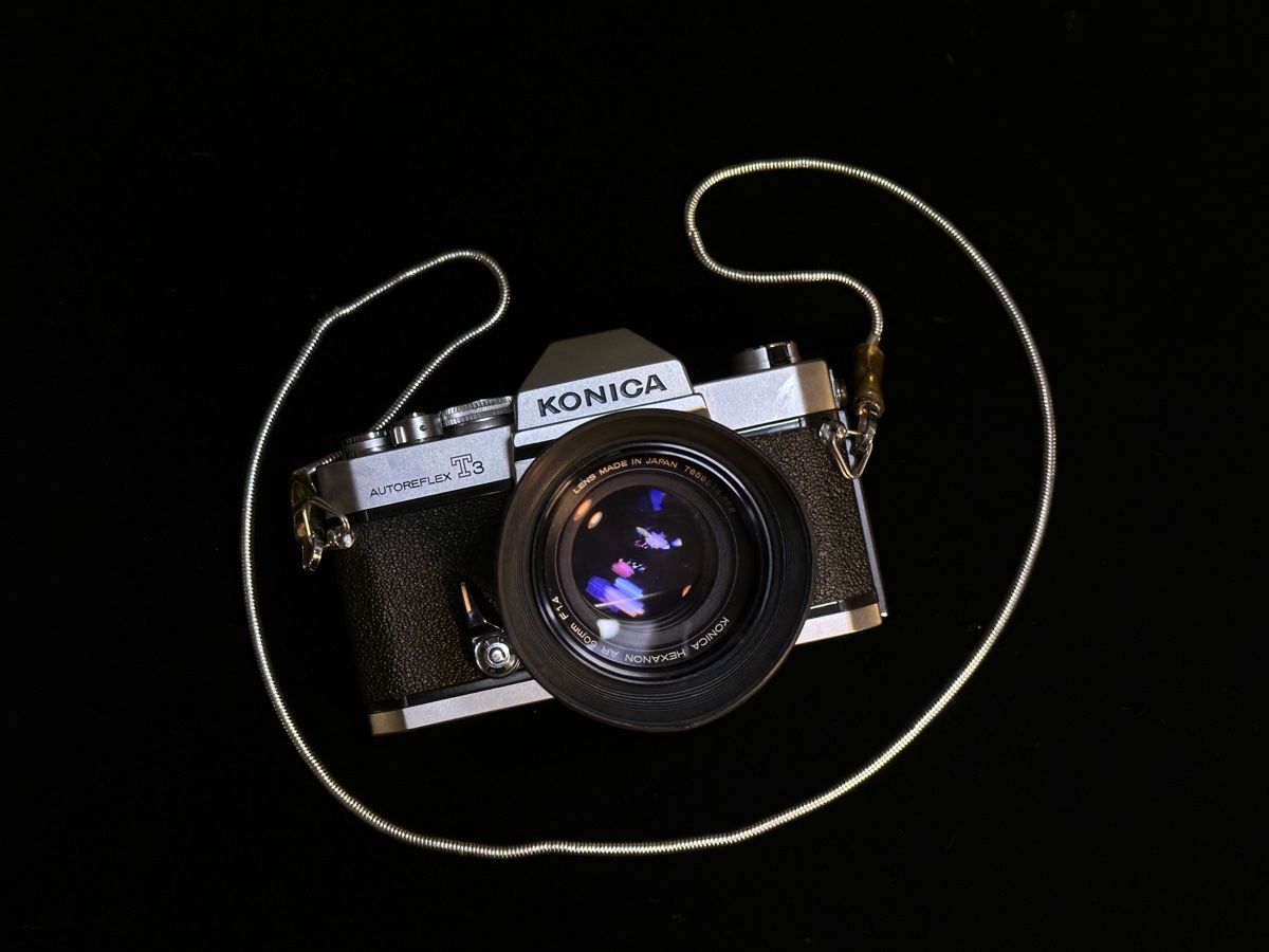 Konica Fotocamera: Konica Autoreflex T3 mit Konica Hexanon AR 50mm F/1.4 – Usato da Wädenswil venduto da HobbyZimmer