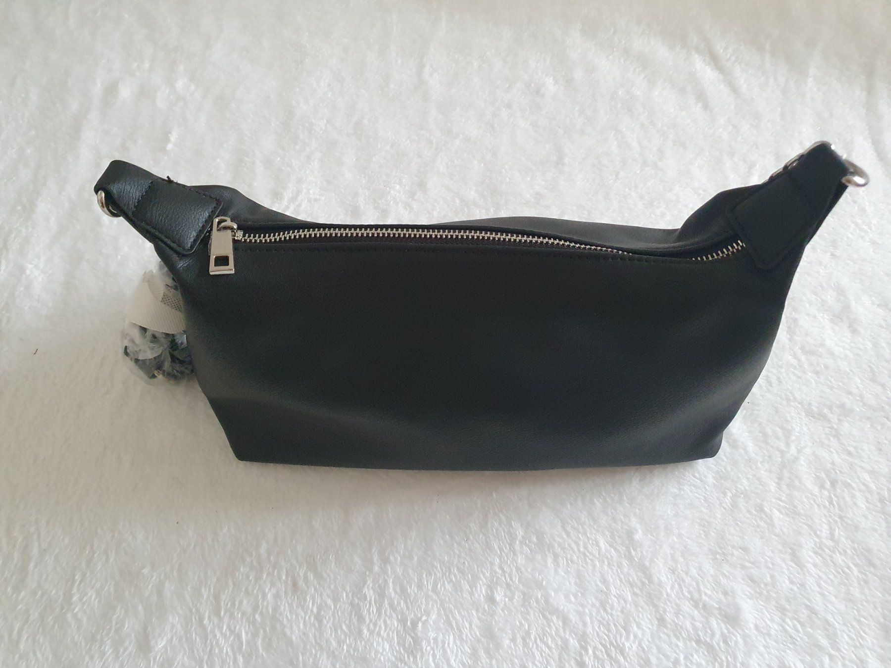 Borse da donna: Schwarze Umhängetasche - Neu! – Nuovo e nell'imballaggio originale da Abtwil AG venduto da MaVo.0710 1