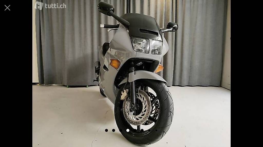 Strada: Honda VFR 750 RC36  – Usato da Wald ZH venduto da Irishmen 2