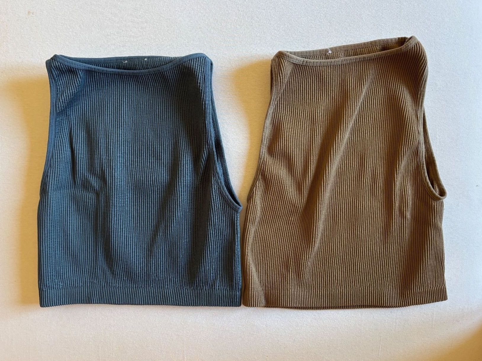Blouses, T-shirts & Tops: Oberteile – D'occasion à Luzern par julopaji