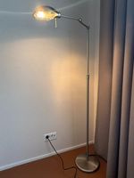 Ständerlampe (in der Höhe verstellbar)