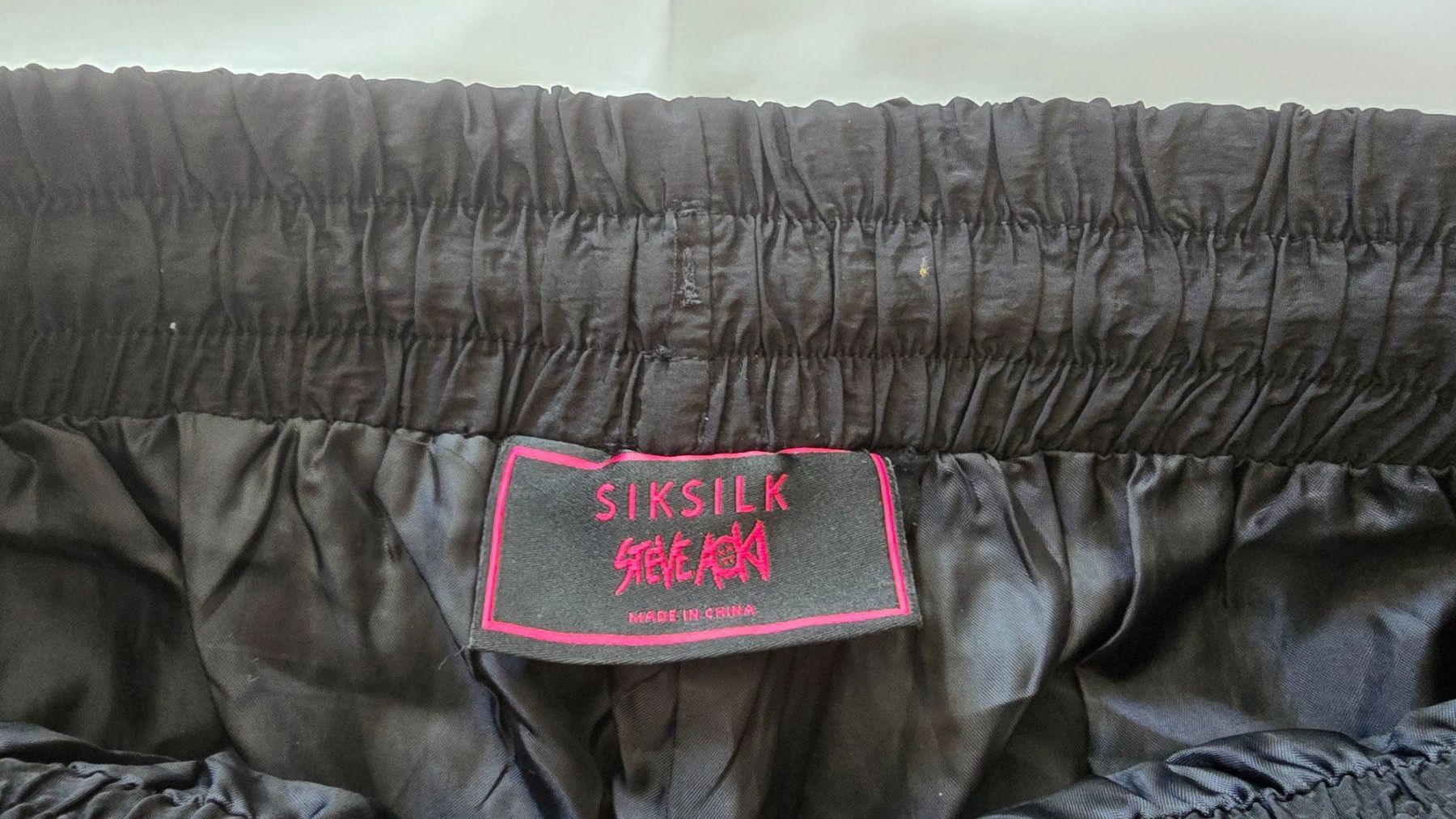Siksilk Hosen: SikSilk x Steve Aoki Trainerhosen Gr.L – Gebraucht aus Löhningen von Sanmyk 3