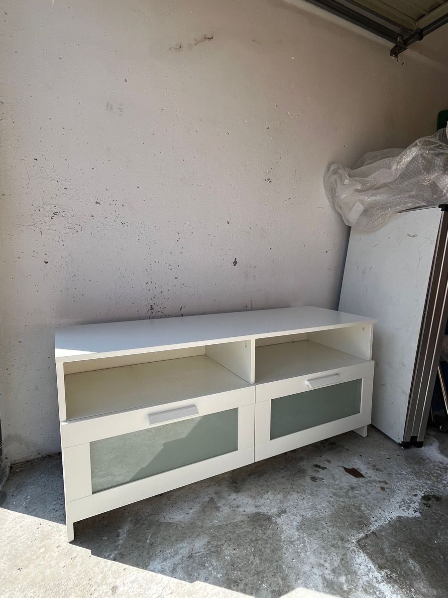 Ikea Mobili TV: Weisses TV-Möbel/Sideboard Brimnes Ikea – Usato da Lenzburg venduto da selabella
