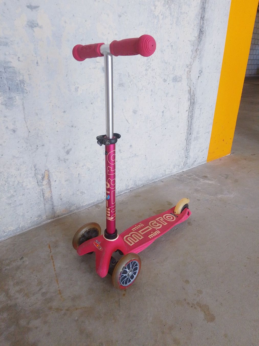 Micro Véhicules pour enfants: Trottinette Micro Mini Rose – D'occasion à Liebefeld par stefbey