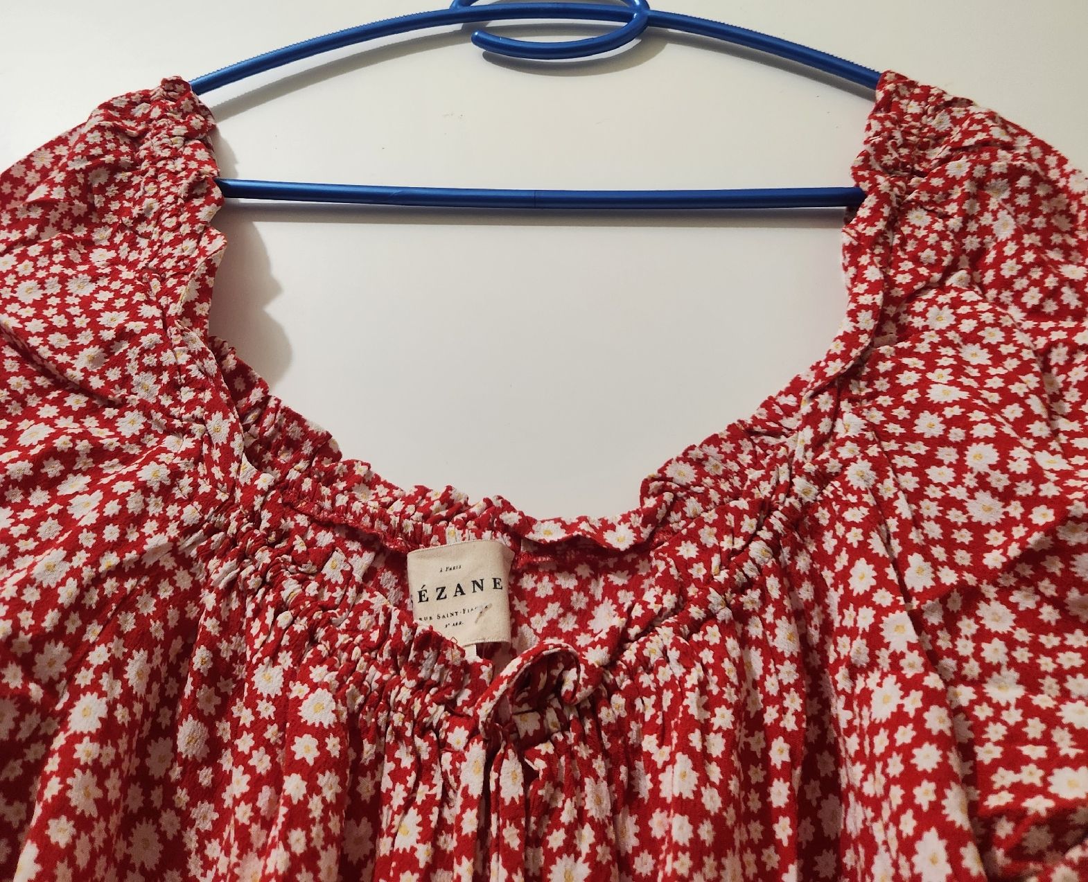 Sezane Tops: Top sezane fleuri rouge blanc taille 40 – D'occasion à Niedergösgen par Eva2410 3