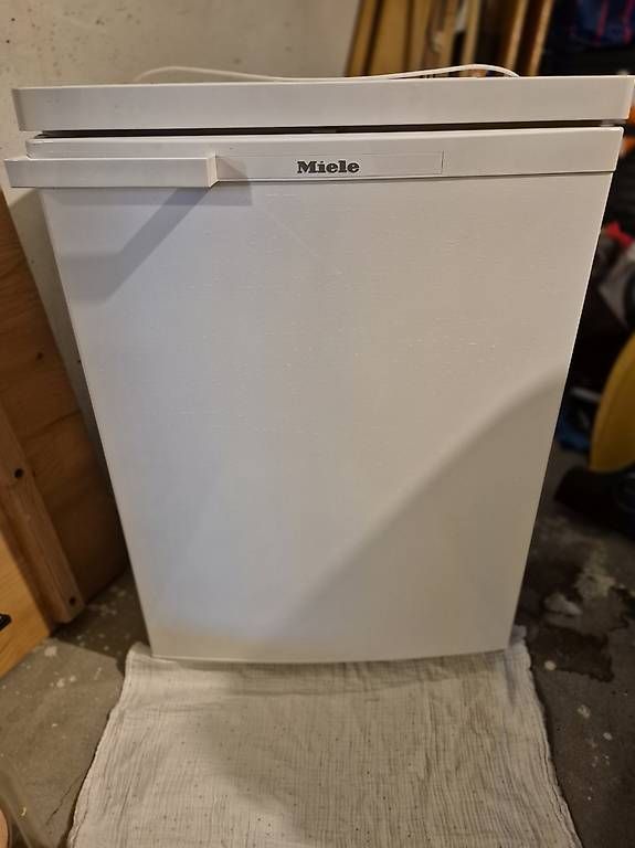 Frigoriferi: Miele Kühlschrank K 12024 S-3 – Usato da Ebikon venduto da Linkus 3