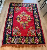 Handgemachter Teppich – farbenfrohes Unikat