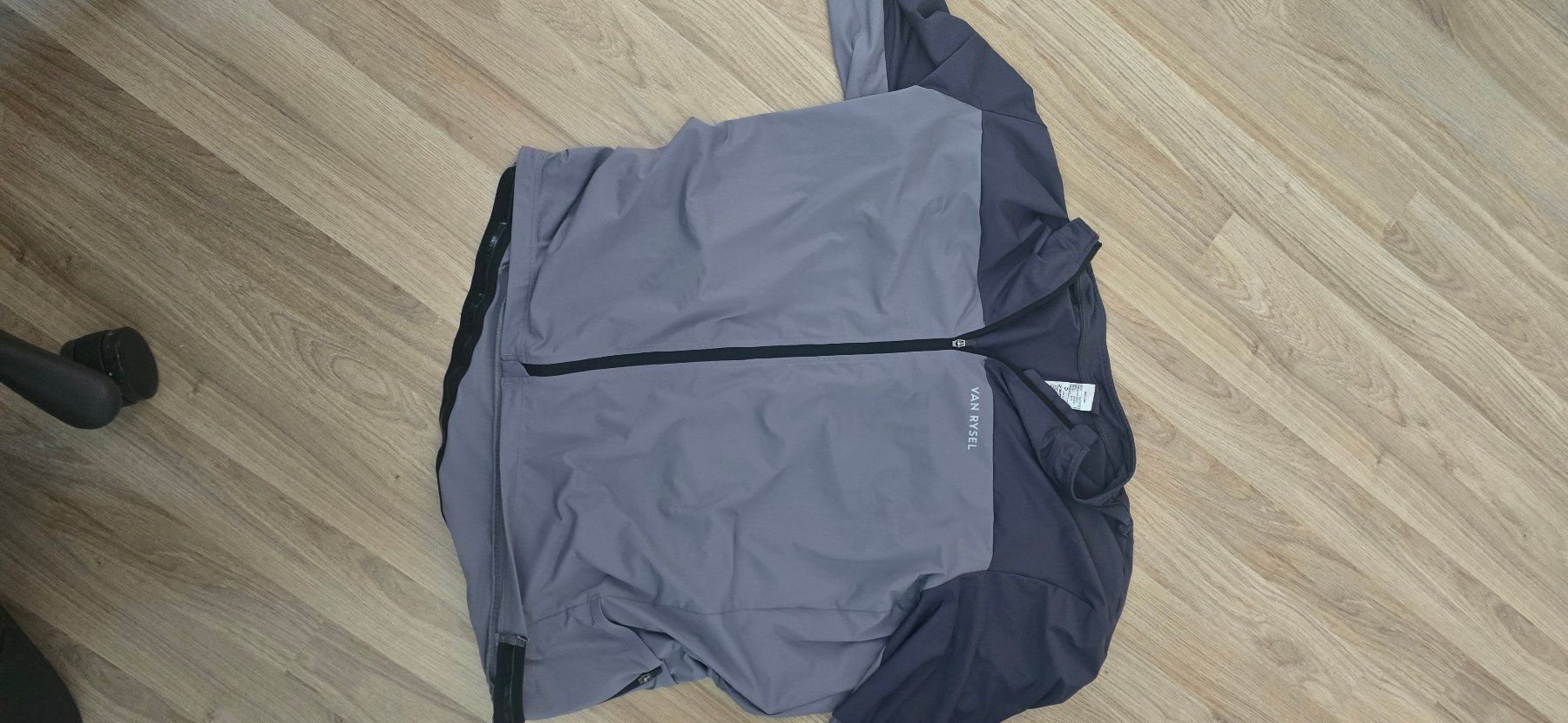Van Rysel Canottiere & Pantaloni: Van Rysel Jersey 2XL – Usato da Emmenbrücke venduto da emr_92bb