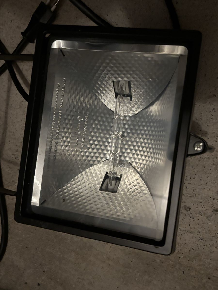 Lampade: Powerful Halogen Floodlight for Outdoor Use – Difettoso da Luzern venduto da mon_6rzf 2