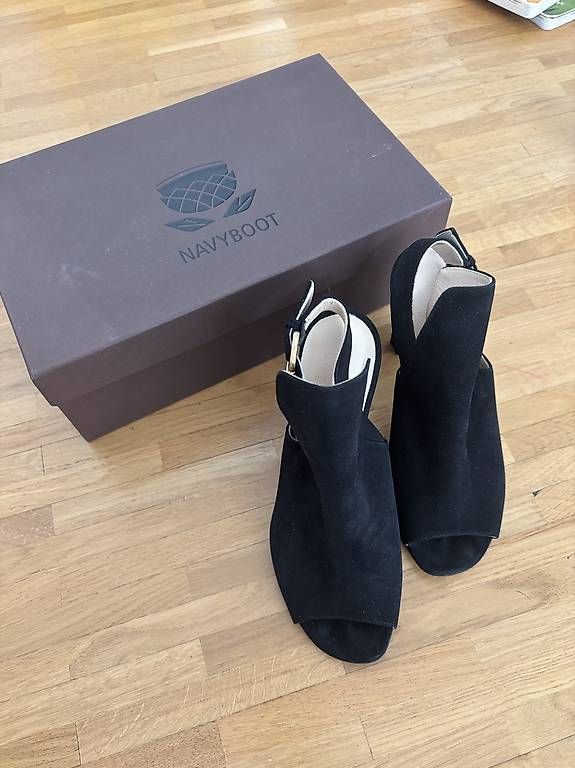 Navyboot Damenschuhe: NAVYBOOT Sandalen – Gebraucht aus Zürich von Fox07