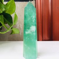 NEU: Fluorit Edelstein Obelisk grün 439 Gramm keine Kette