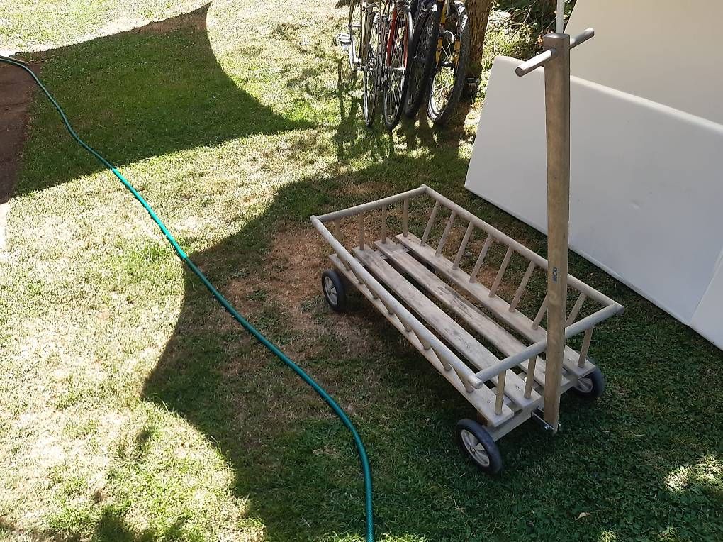 Remorques: Handwagen aus Holz – D'occasion à Gümligen par Skreta